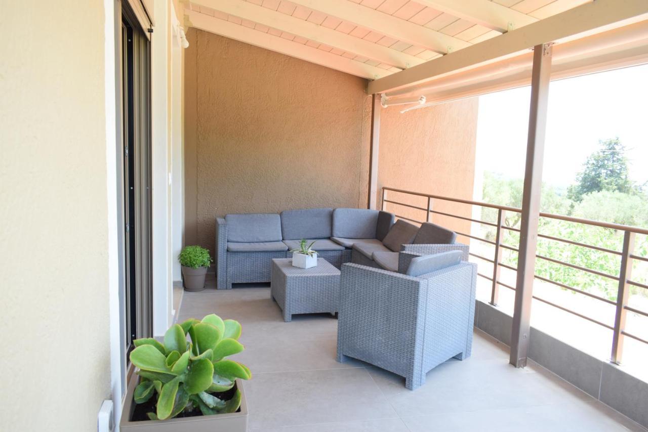 Villeta Nikol “νηνεμία” Holiday home