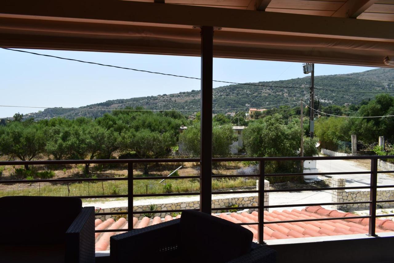 Villeta Nikol “νηνεμία” Lixouri