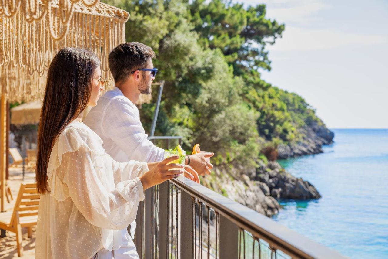 Akrotiri - Adult Friendly Paleokastritsa
