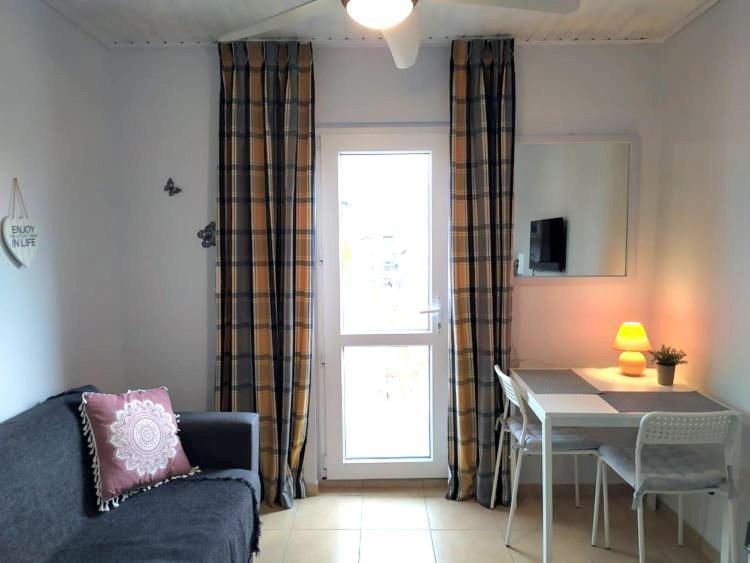 Apartment Kora Petralona *