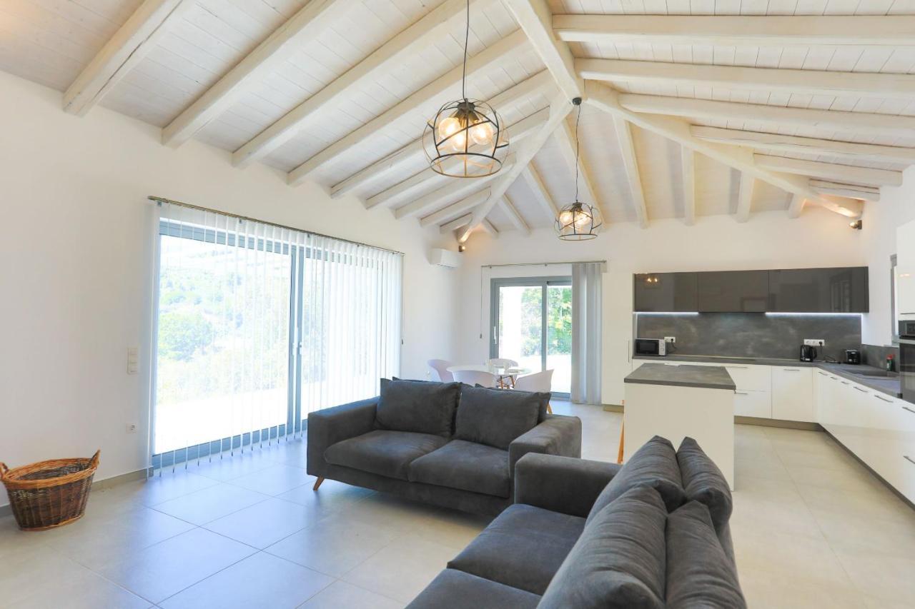 Brand New Loki With Large Infinity Pool Wifi And Sea Views Villa *