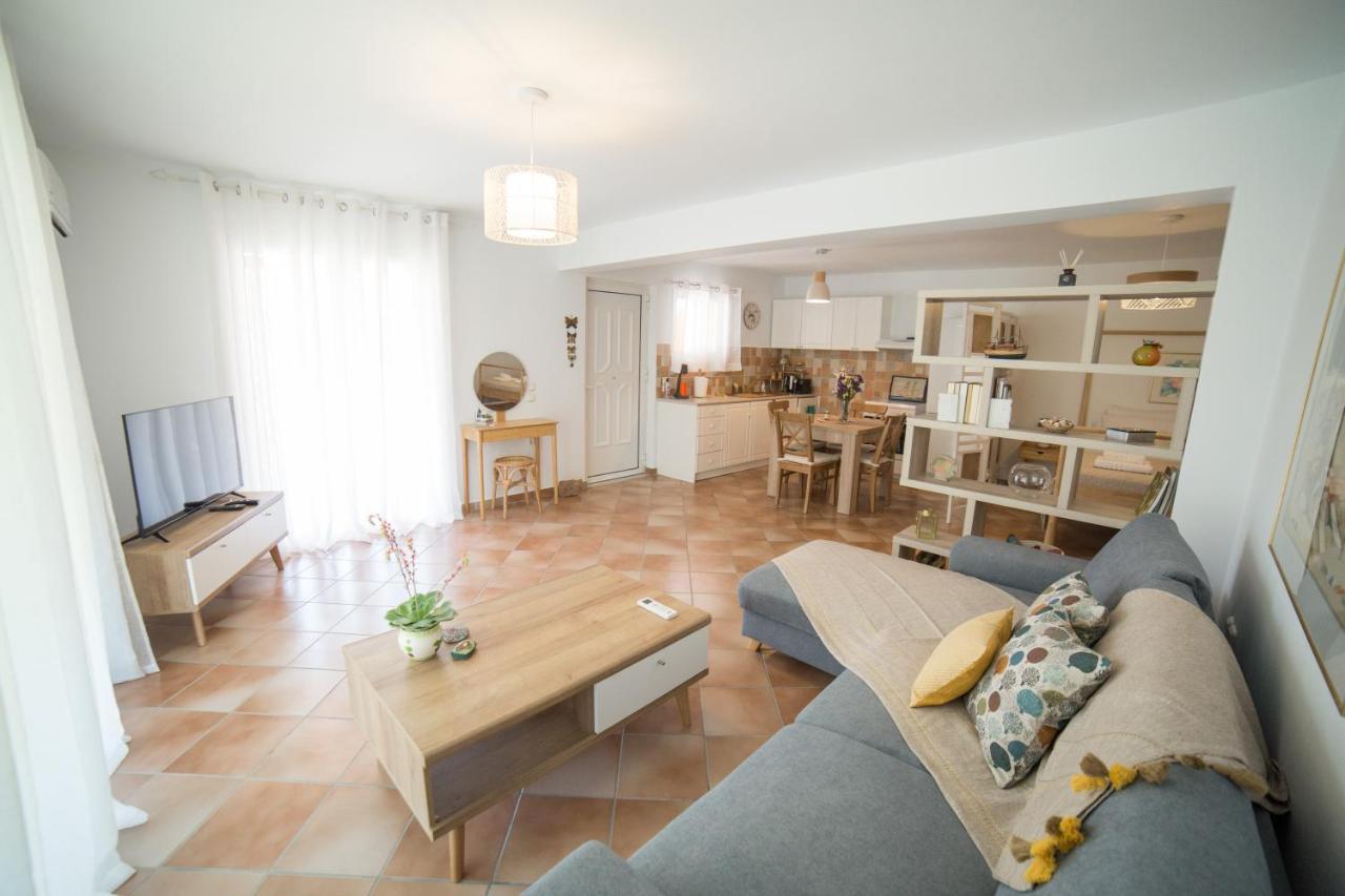 Azalea - Modern With Sea View Apartment Galatas (Poros)