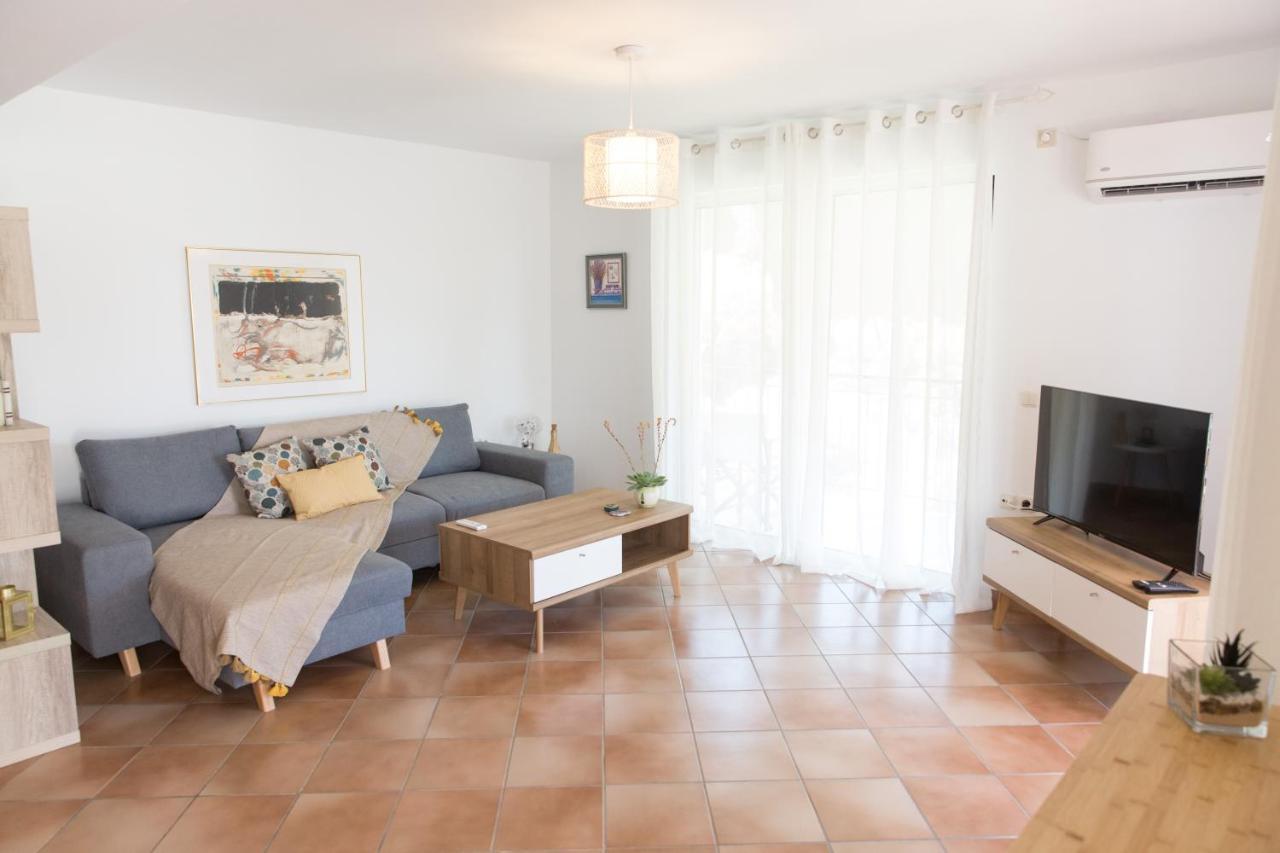 Apartment Azalea - Modern With Sea View