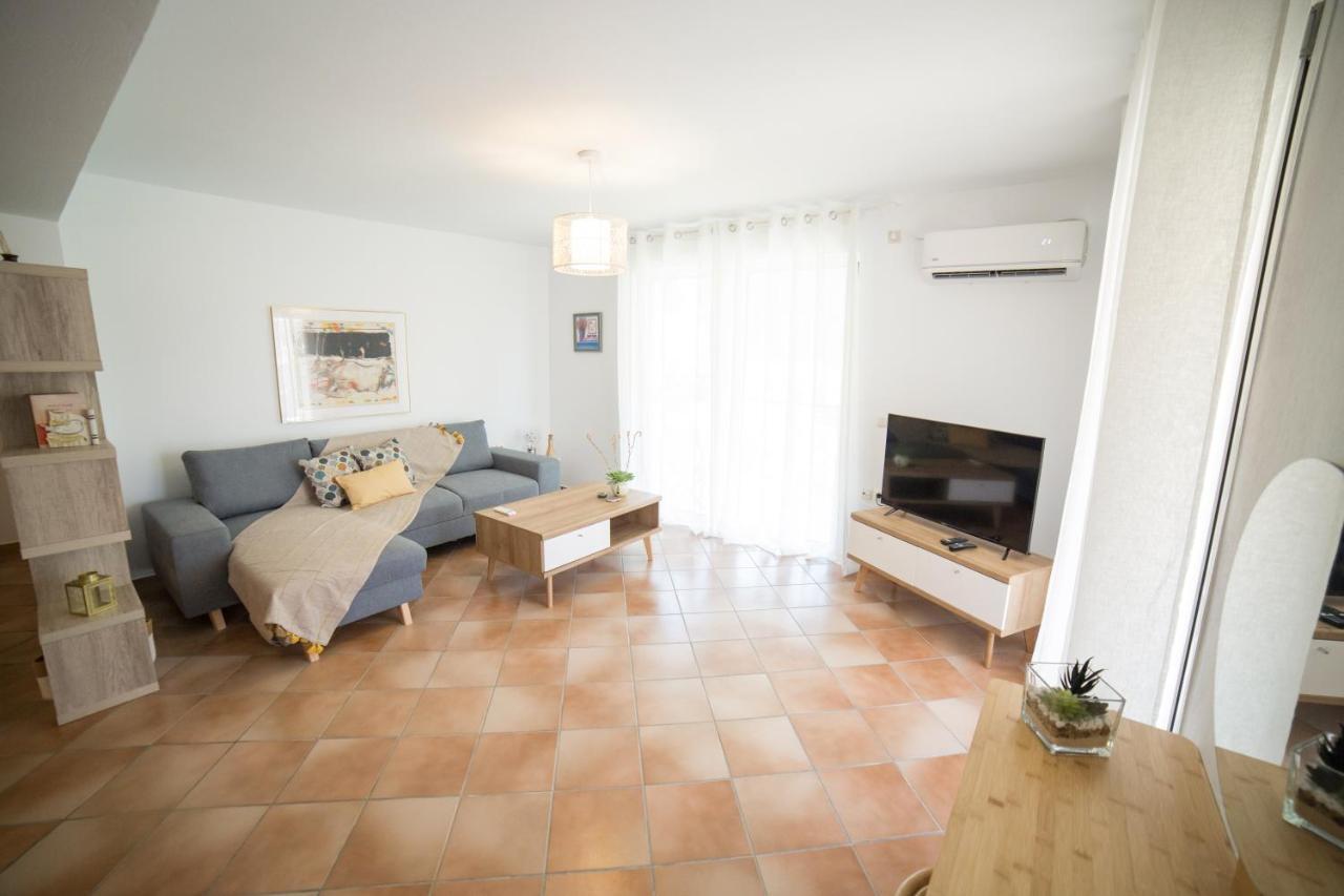 Apartment Azalea - Modern With Sea View *