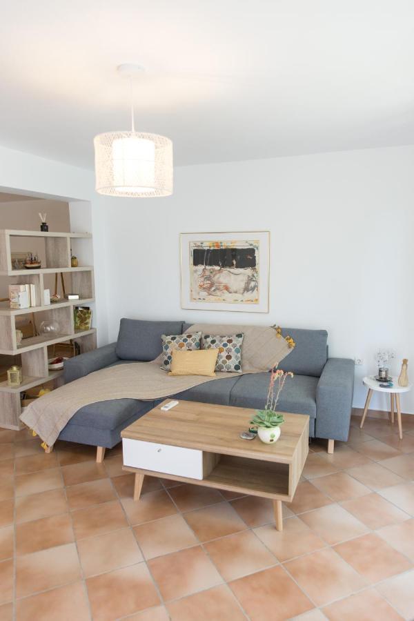 Azalea - Modern With Sea View Apartment
