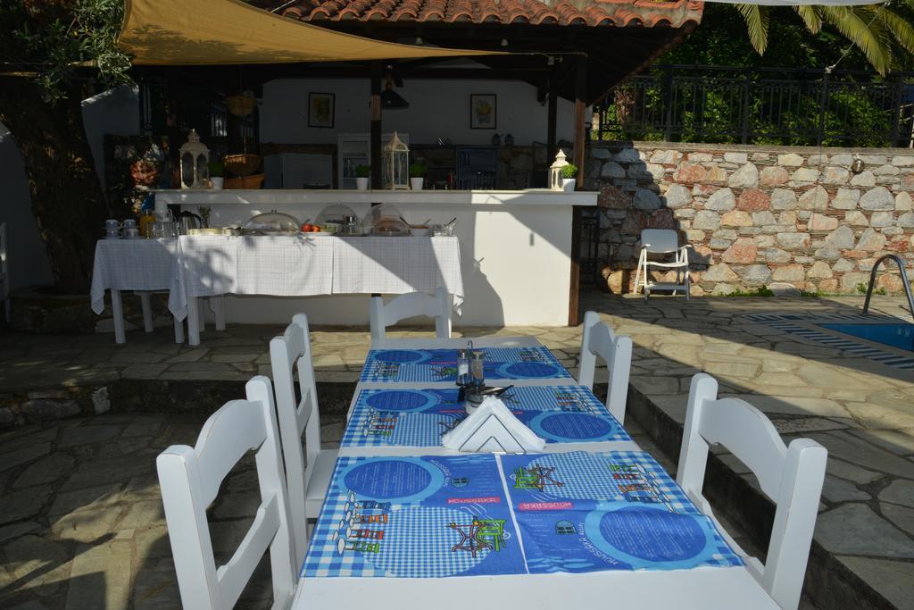 Anofli Aparthotel 3*