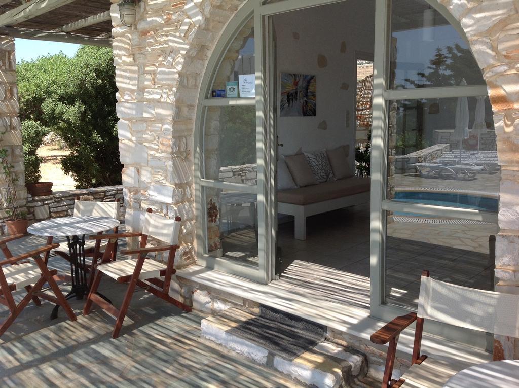 Elizabeth 3* Chrisi Akti (Paros)
