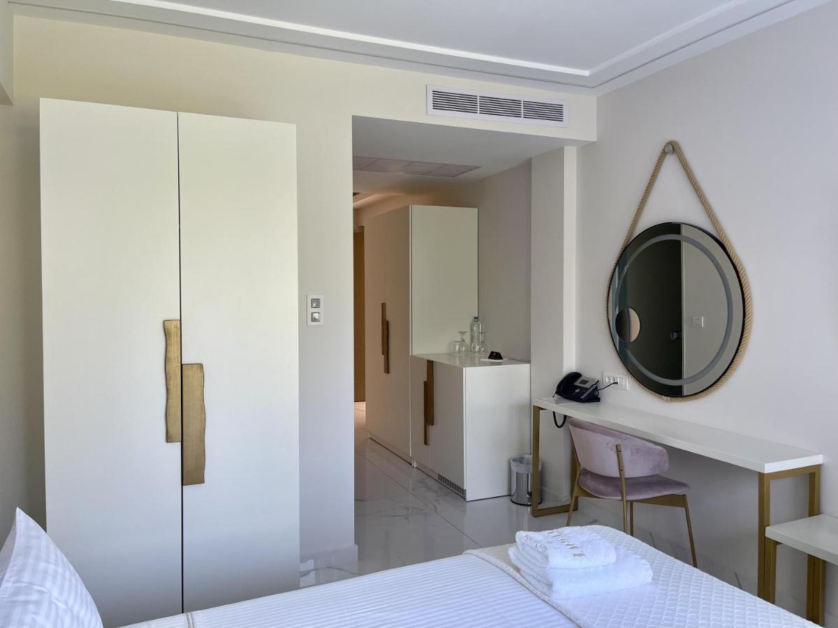 Laguna By Diomedes Group 2*
