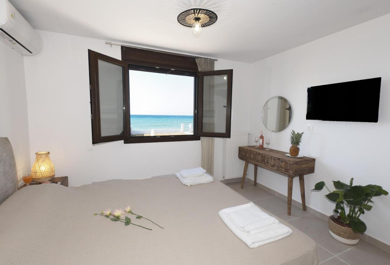 Villa Seafront Eirini