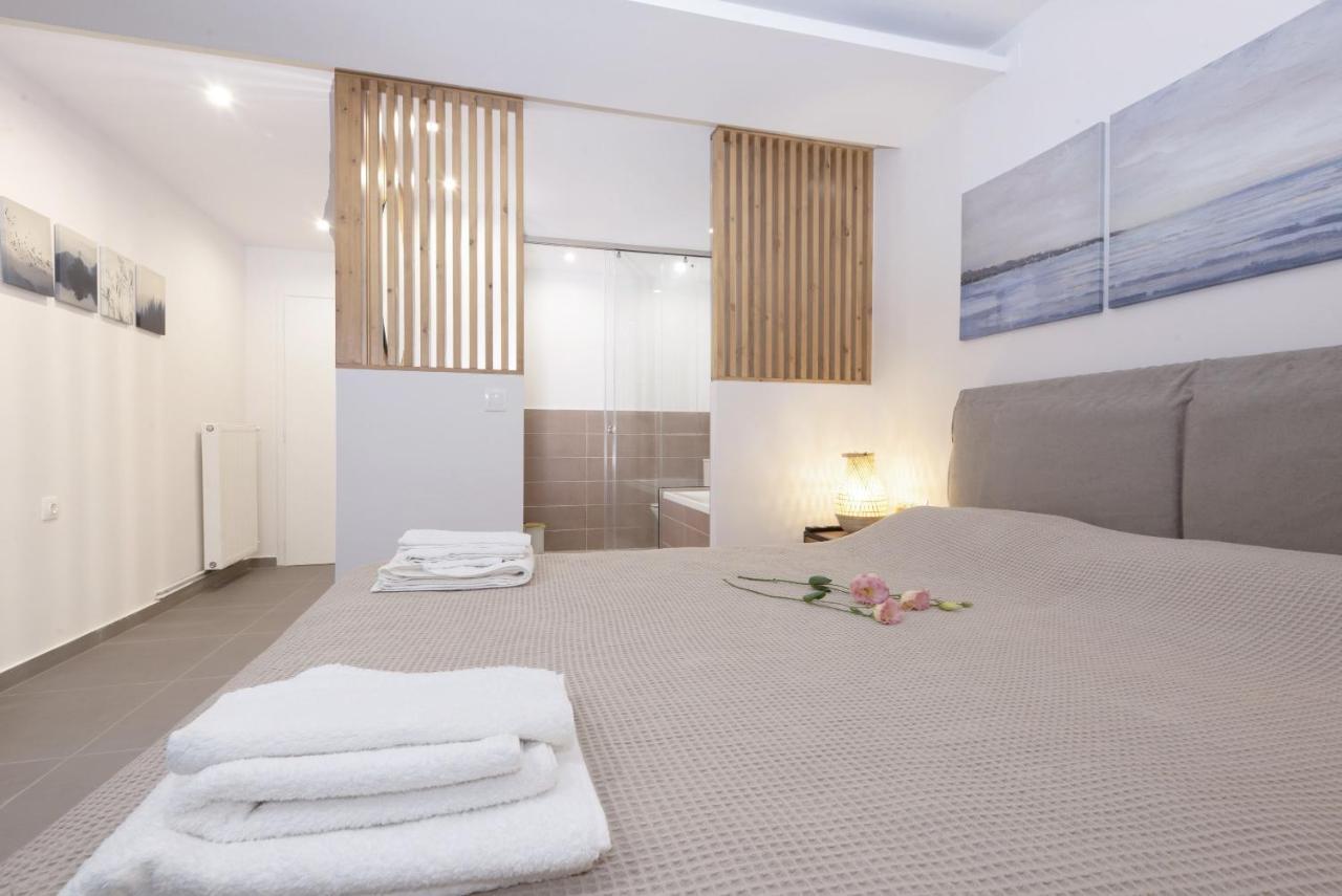 Seafront Eirini Villa *