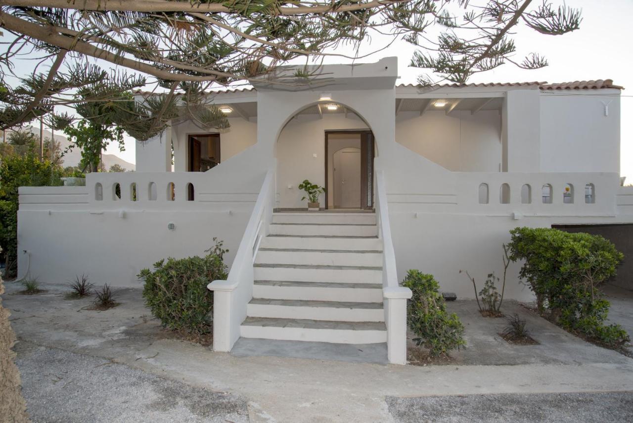 Villa Seafront Eirini