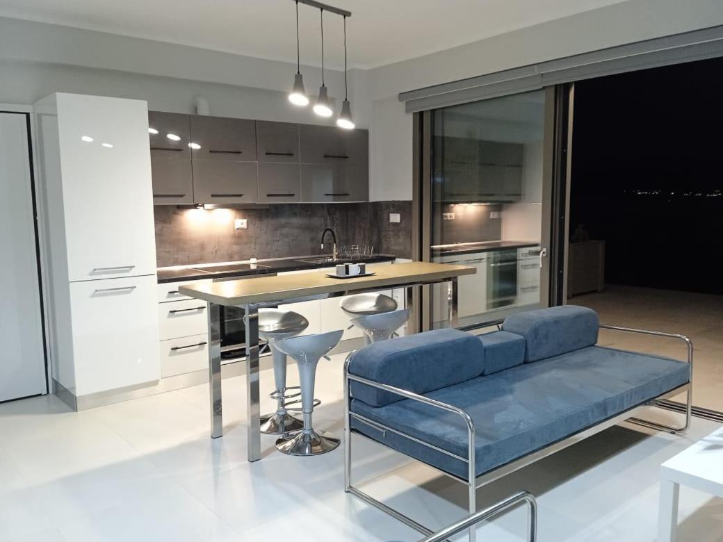 υπόσκαφα Cave Concept Apartment *