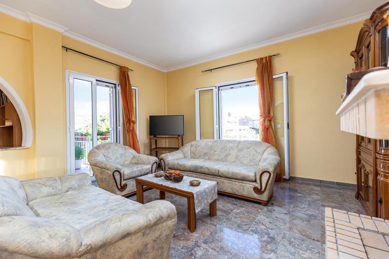 Dimitra House - Corfiot Country Side Getaway Apartment *