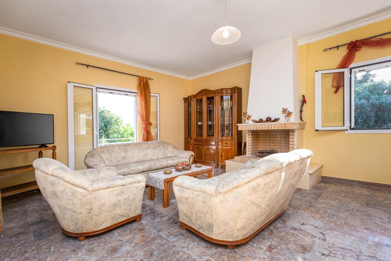 Dimitra House - Corfiot Country Side Getaway Apartment