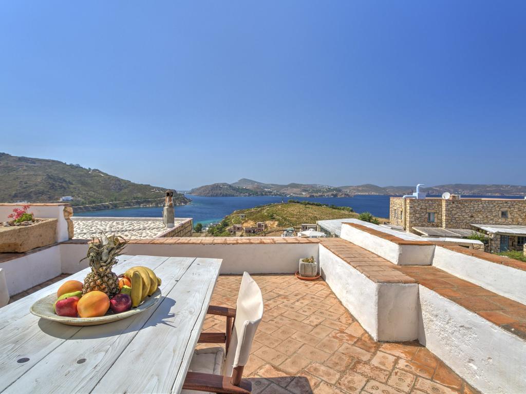 Eirini Luxury Villa