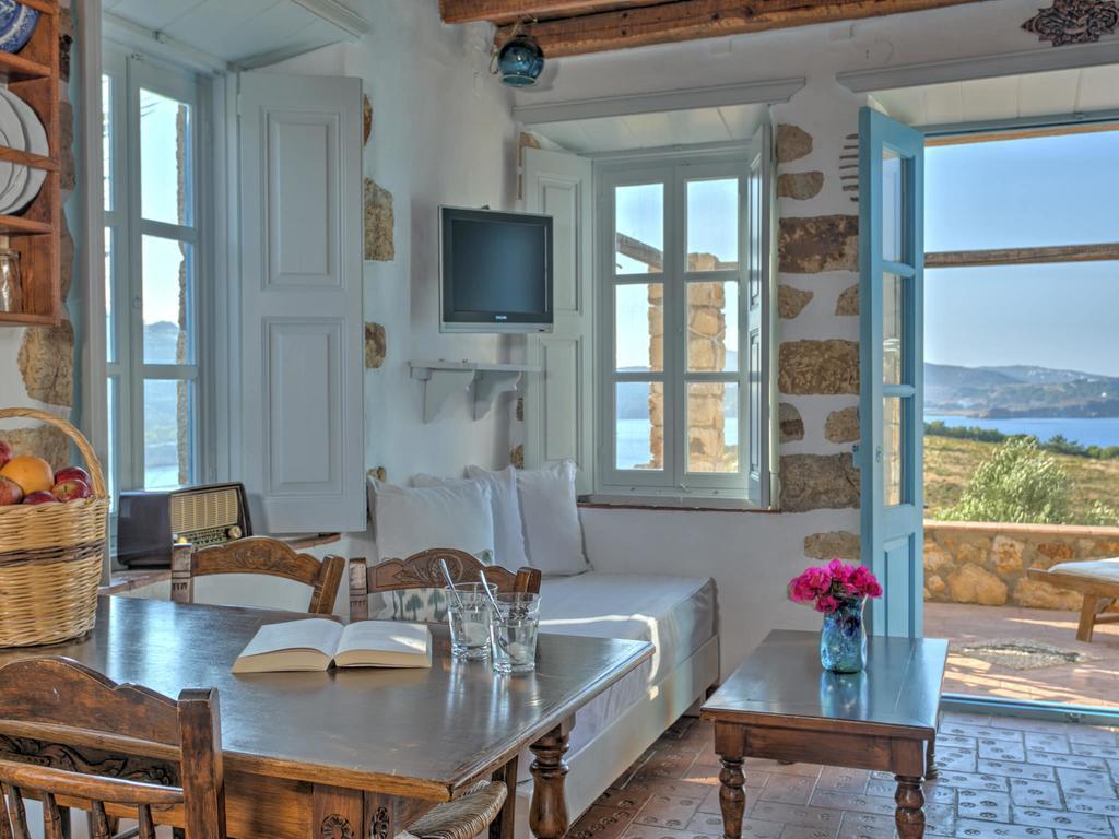 Eirini Luxury Villa