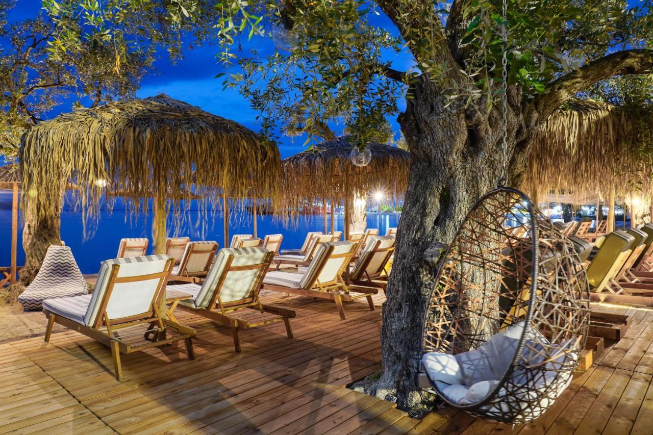 By The Sea Luxury Apartment *