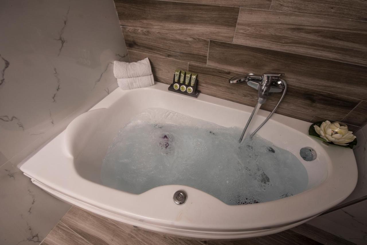 Hermes Aparthotel Chorefton