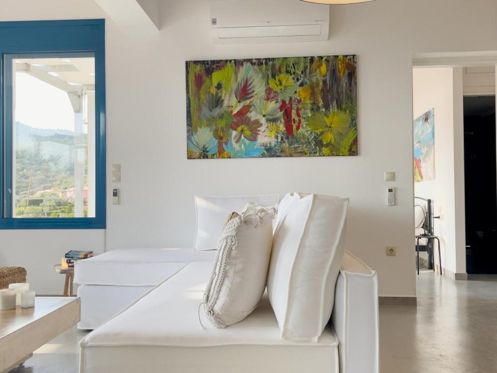 Zidanos Luxurious Sea Front Villa