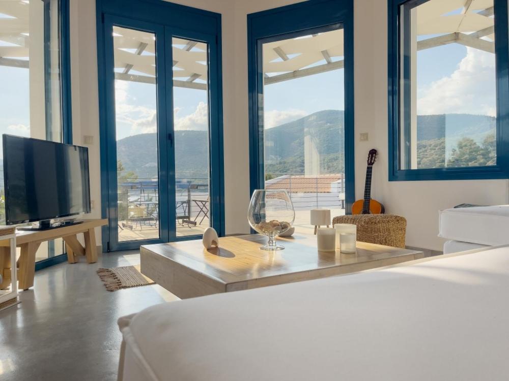 Zidanos Luxurious Sea Front Marantochori