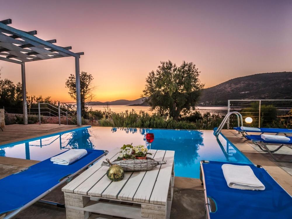 Zidanos Luxurious Sea Front * Marantochori