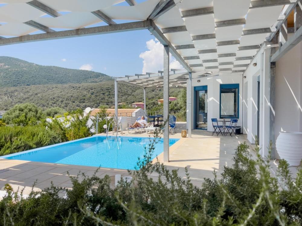 Zidanos Luxurious Sea Front Villa