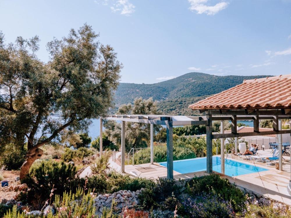Zidanos Luxurious Sea Front Villa *