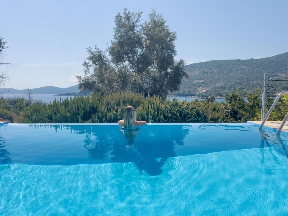Zidanos Luxurious Sea Front