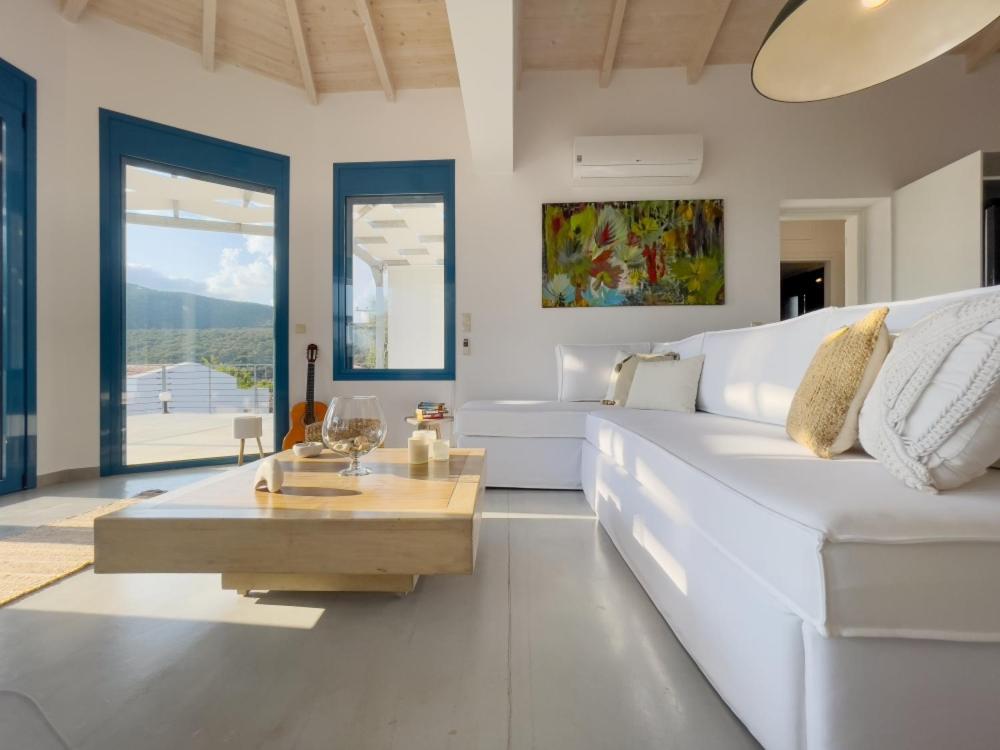 Zidanos Luxurious Sea Front Villa