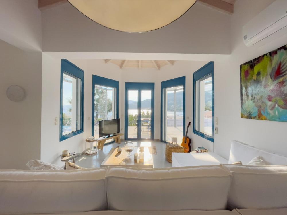 Zidanos Luxurious Sea Front