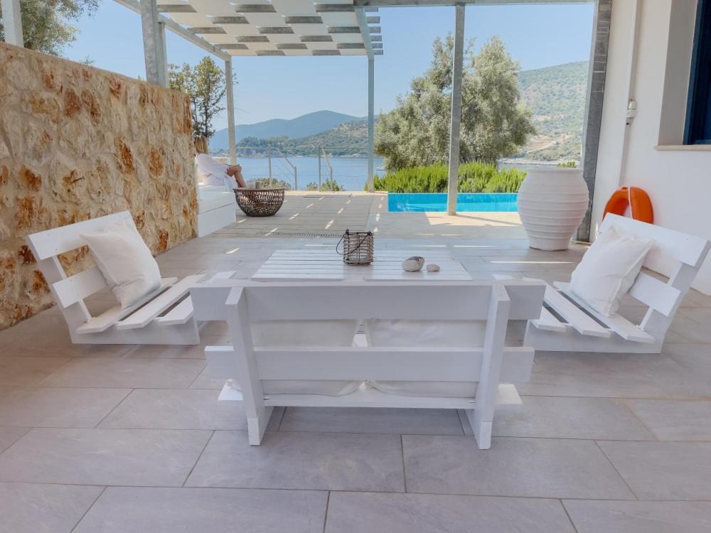 Zidanos Luxurious Sea Front Villa *