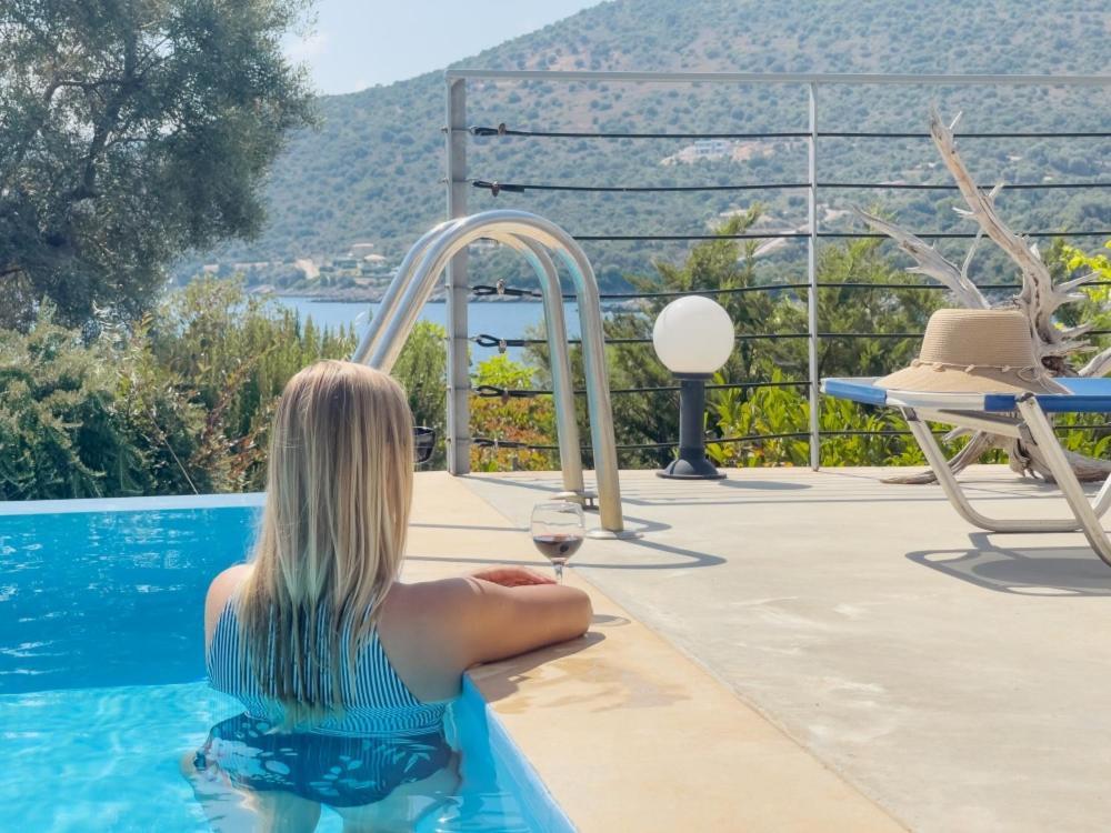 Zidanos Luxurious Sea Front *