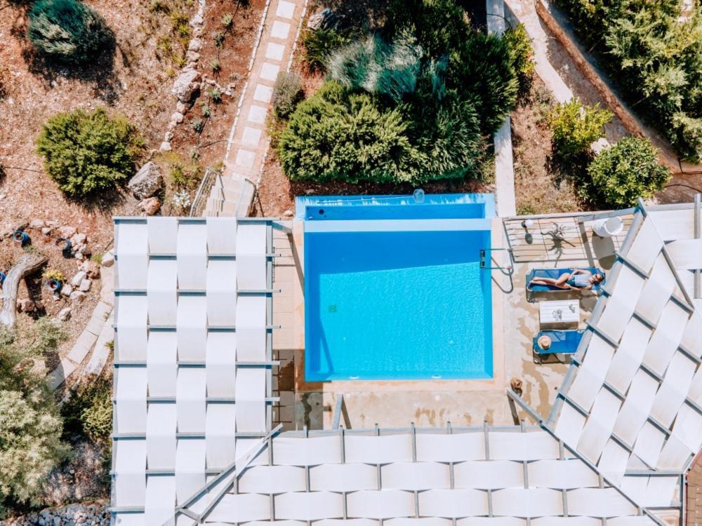 Zidanos Luxurious Sea Front Villa *