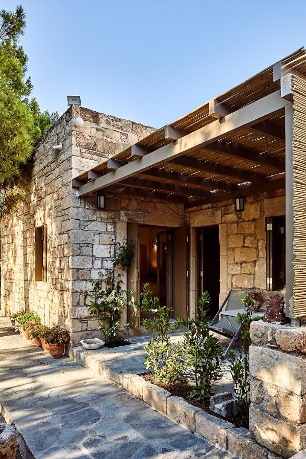 Nikolaou Art Aegina