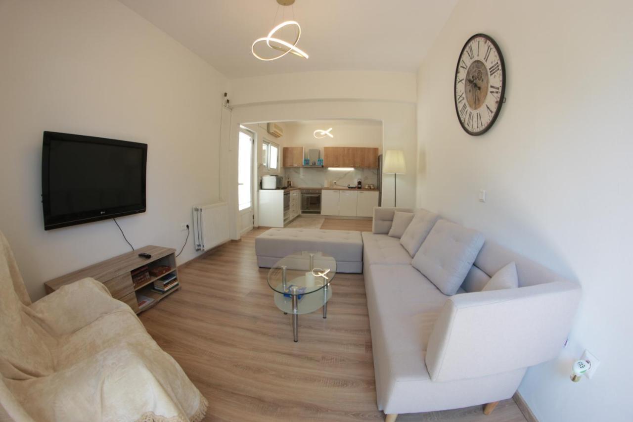 Ifigenias Apartment