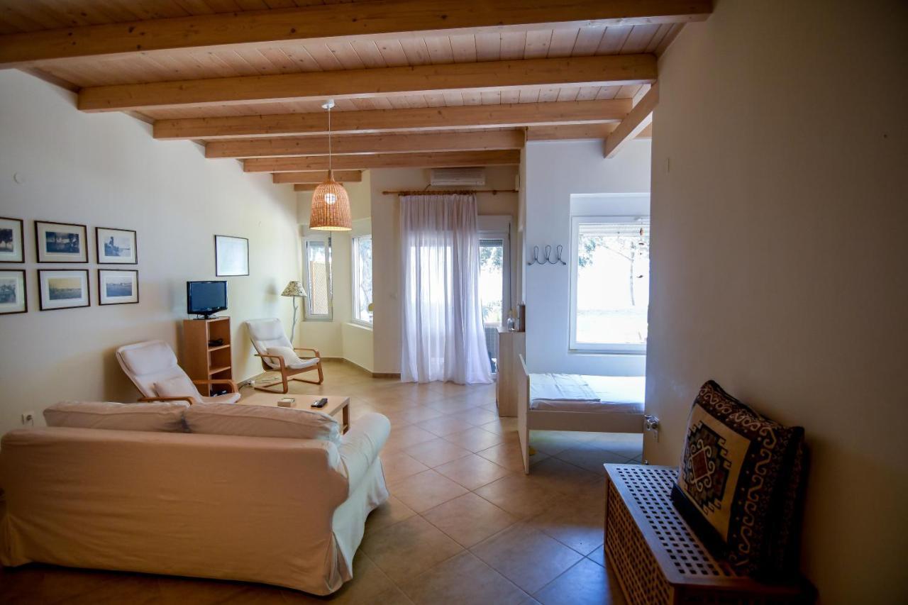 Kiani Akti Villa *