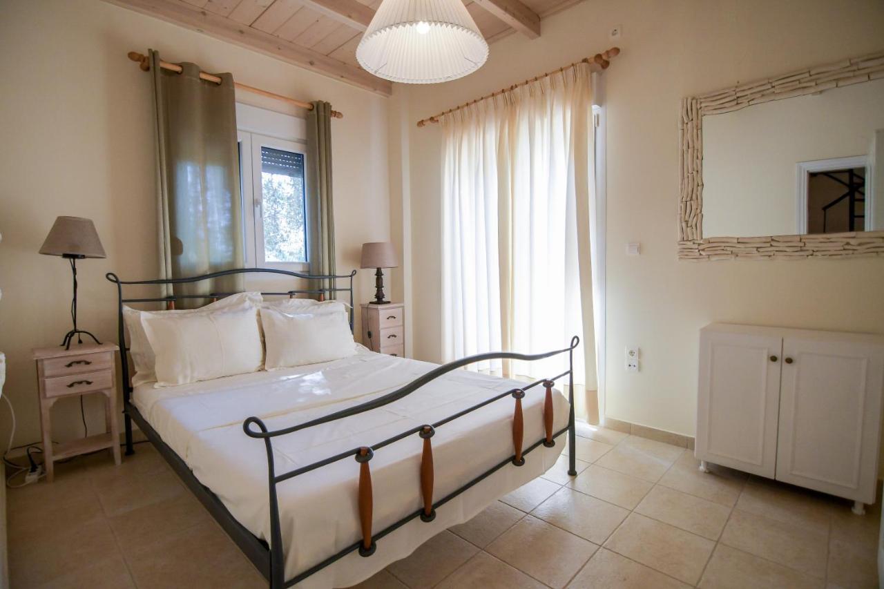 Kiani Akti Villa *