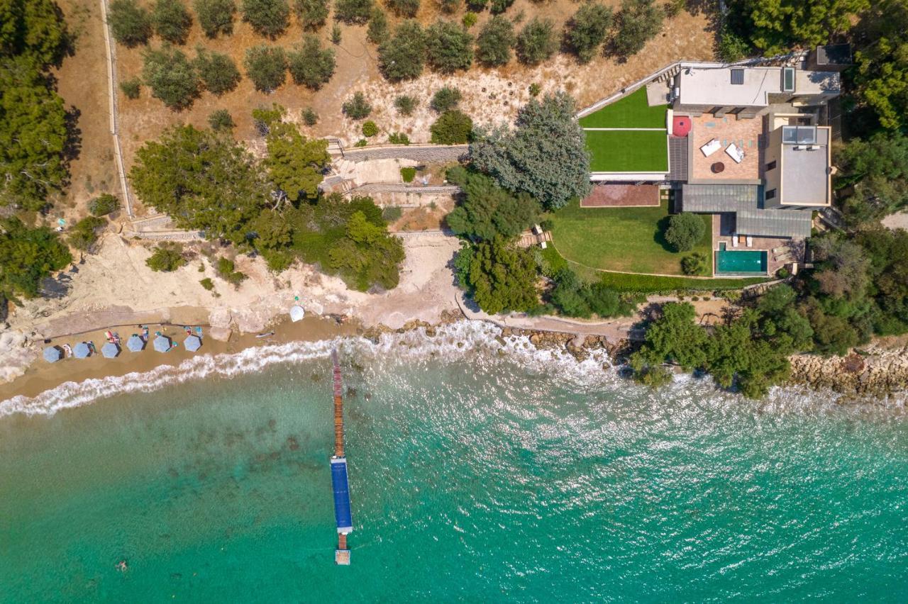 Villa Aquavisionaire Front *
