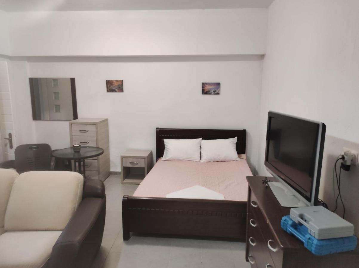 Timbaki'theodosia't Brothers Apartment
