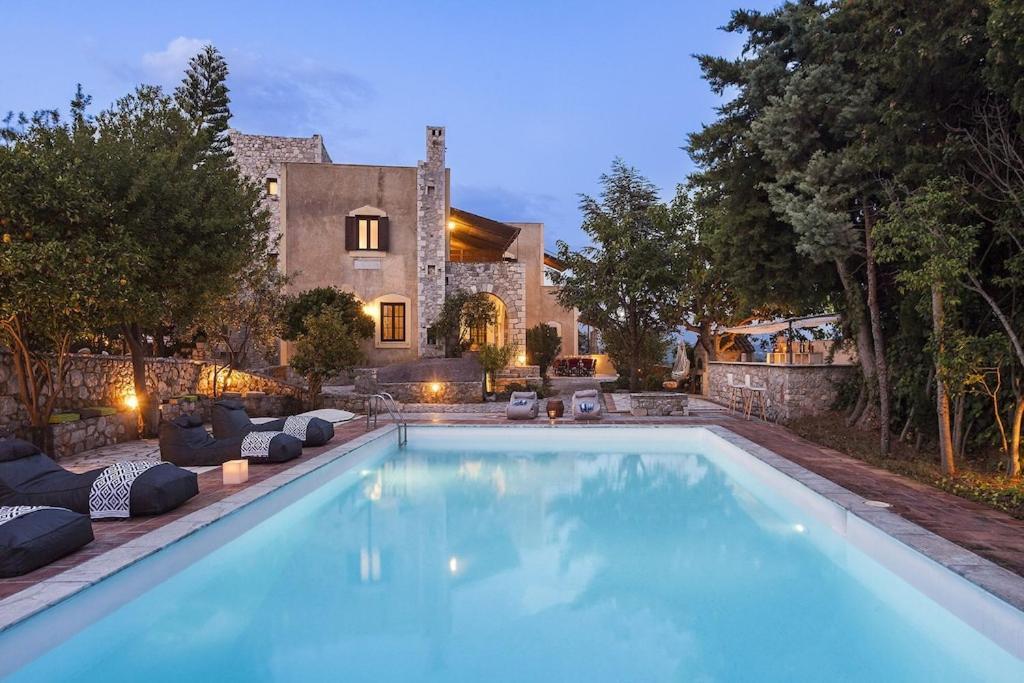 Villa Mani Tower By Olive Oitilon