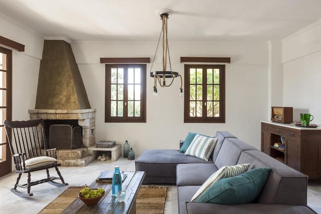 Villa Mani Tower By Olive