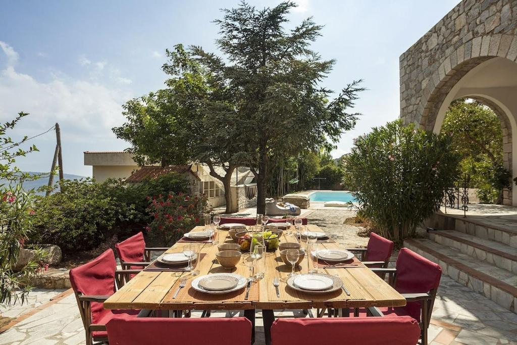 Villa Mani Tower By Olive