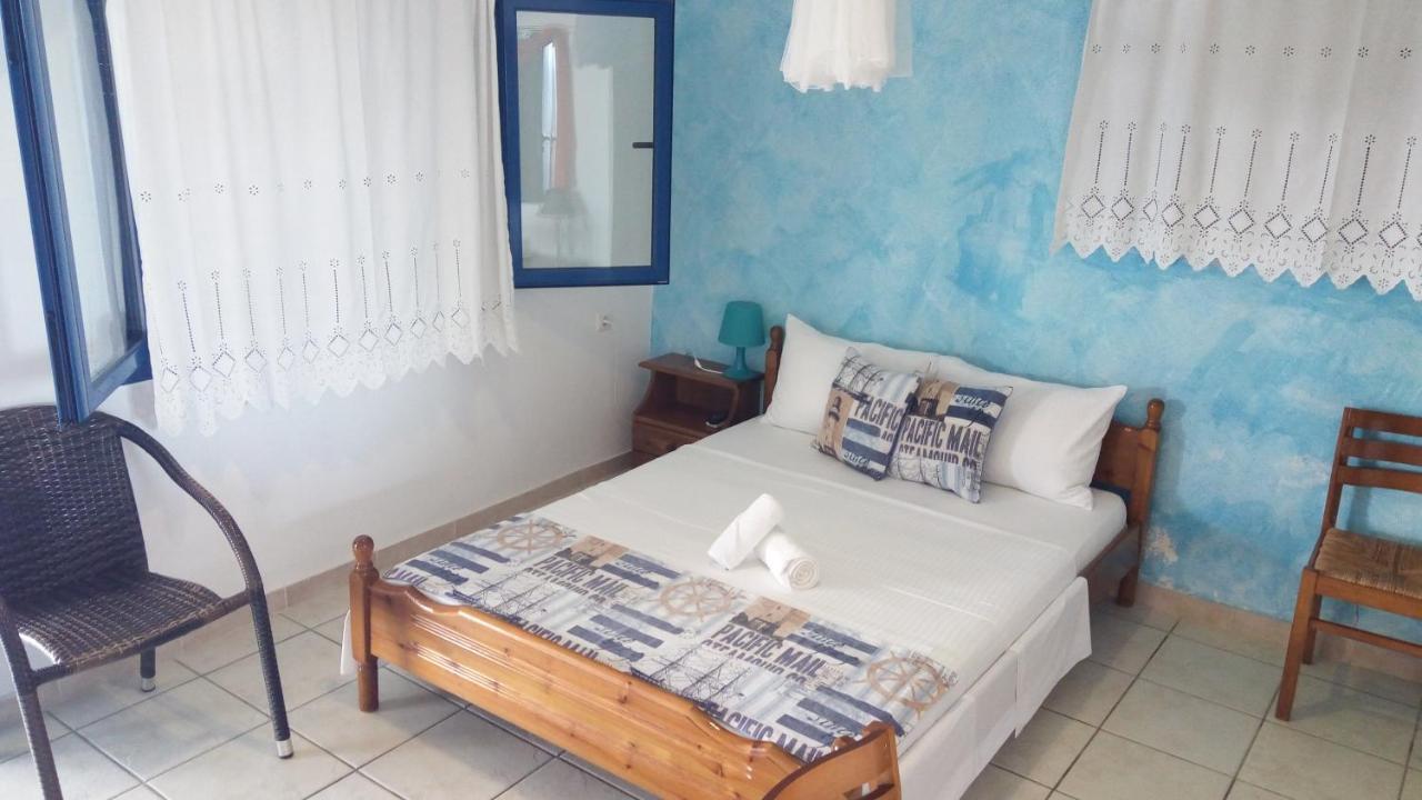 Avra Aparthotel Akhladheri