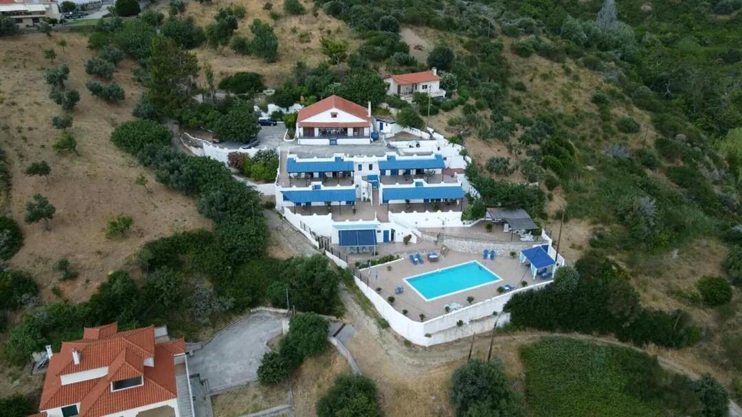 Aparthotel Avra 3*