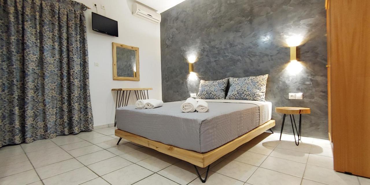Aparthotel Efrosini &