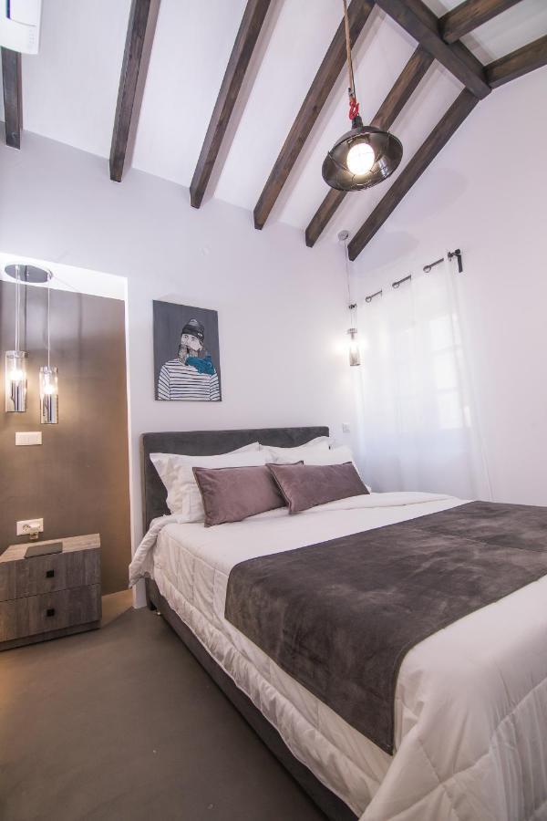 Ialemos Group Apartment *