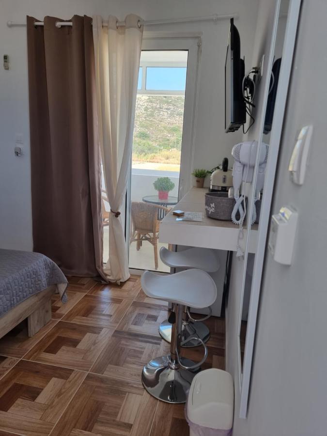 12 Senses Sea View Aparthotel