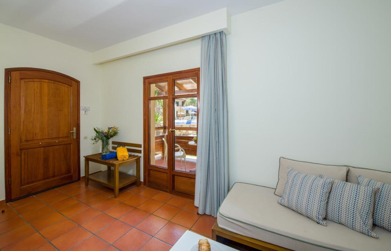 Omega Platanias Aparthotel