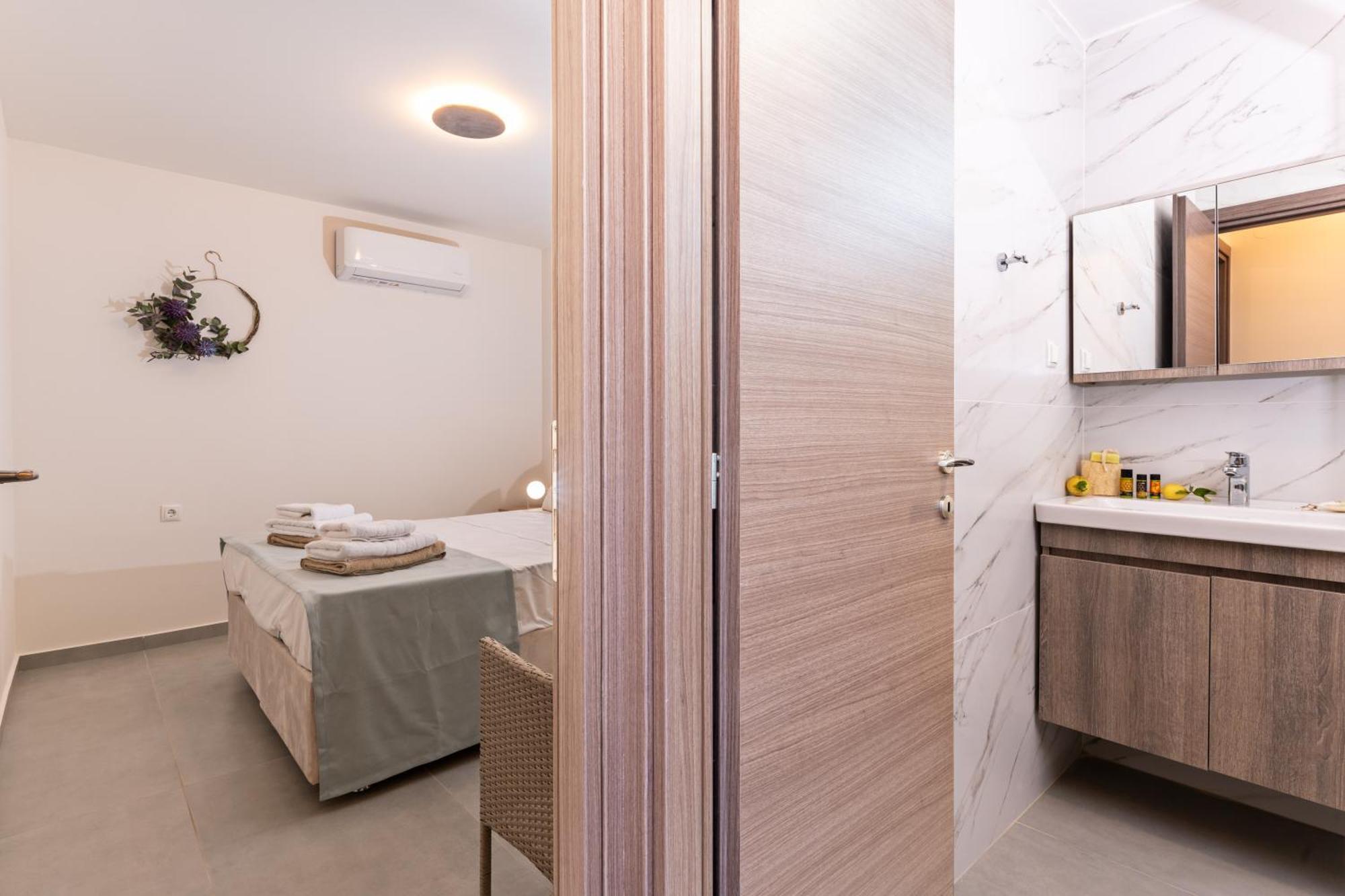 Aura Holiday home Panormos (Crete)