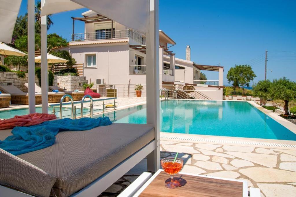 Apartment Sea View With Pool